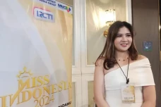 Gadis Cantik Ini Ingin...