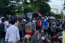 Aksi Damai di Depan...