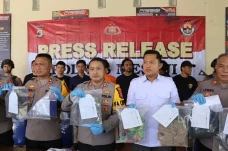 Cemburu Kekasih Kerap...