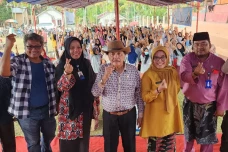 Merawat Demokrasi di...
