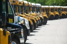 Berkat Bus Listrik,...