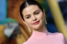 7 Artis Hollywood yang...