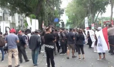 Desak Pemakzulan Presiden,...