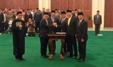 Gantikan Arsul Sani,...