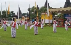 Ribuan Umat Hindu Ikuti...