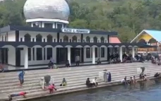 Keunikan Masjid Al-Munawwarah...