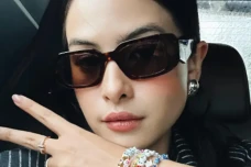Maudy Ayunda Nonton...