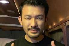 Instagram Rio Dewanto...