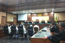 10 Terdakwa Korupsi...