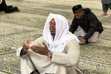 Paul Pogba Nikmati Ramadan...