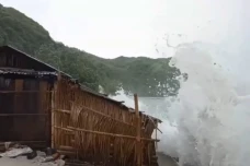Ngeri! Penampakan Ombak...