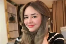 Amanda Manopo Rela Batasi...