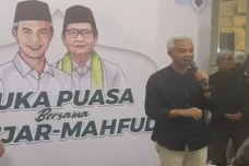 Bukber dengan Relawan,...