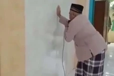 Kisah Pak Mad, Pria...