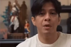 Dahi Ariel NOAH Menampakkan...