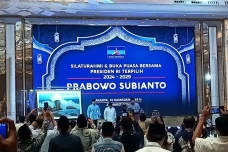Ongkos Politik Makin...