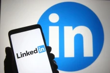 LinkedIn Diam-diam Mulai...