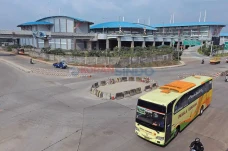 Melihat Terminal Pulogebang...