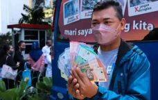 5 Tempat Penukaran Uang...