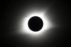 Deretan Mitos Gerhana...