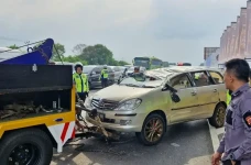 Sopir Ngantuk, Kijang...