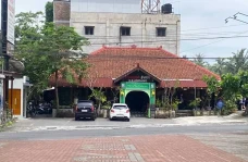 Teror Orang Tak Dikenal,...