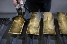 Harga Emas Dunia Meroket...