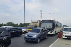 Contraflow 2 Lajur Tol...