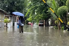 13 RT di Jaktim Terendam...