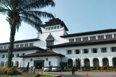 Pemprov Jabar Terapkan...