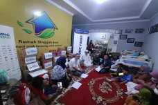 MNC Vision Berikan Bantuan...