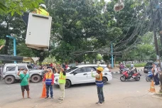 Bahayakan Pengguna Jalan,...