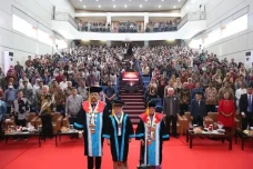 Kukuhkan Guru Besar...