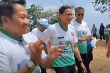 Majukan Wisata Parapuar...