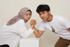 Istri Bintang Emon Positif...