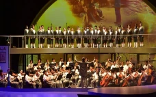 Konser Musikal Memeluk...