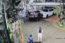 Kesaksian Tetangga Rumah...
