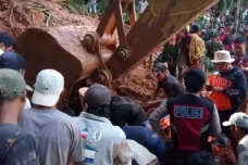 Tim SAR Gabungan Kembali...