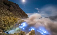 5 Fakta Api Biru di...