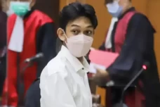 Keluarga Mendiang Laura...