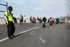 Tabrakan dengan Vario...