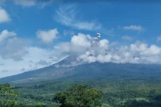 Awas! Gunung Semeru...