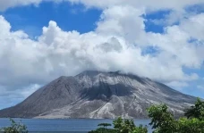 Status Gunung Ruang...