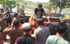 Diduga Tak Bisa Berenang,...