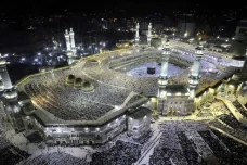 10 Masjid Terbesar di...