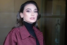 Luna Maya Lakukan Adegan...