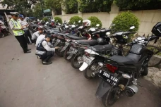 Pemprov DKI Minta Warga...
