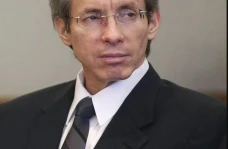 Sosok Warren Jeffs,...