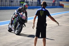 Alex Rins Tak Sabar...