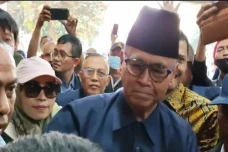 Panji Gumilang Ajukan...